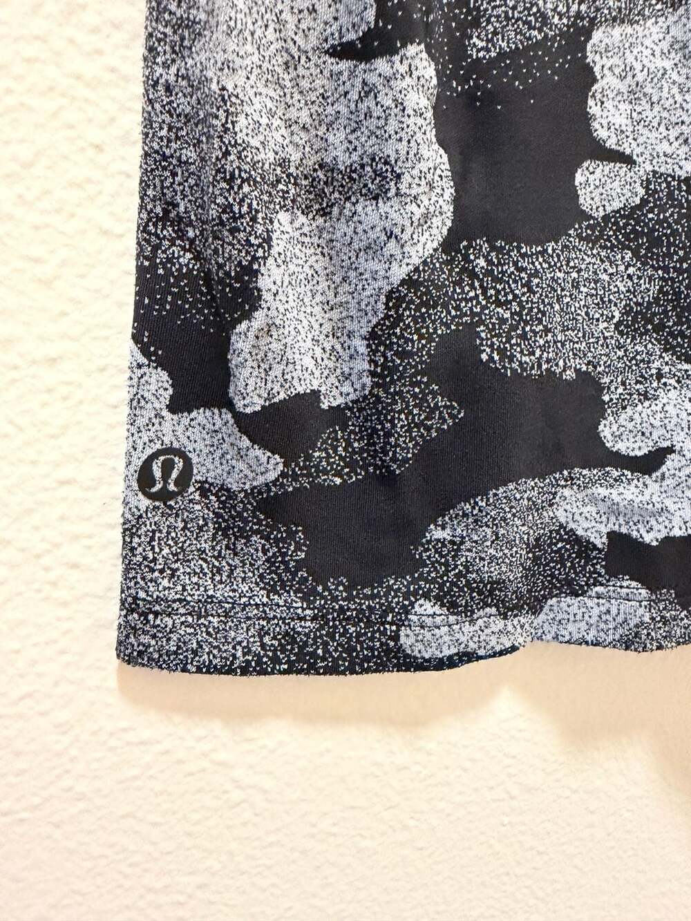 Lululemon Short Sleeve Training Tee Heritage Speckle Camo Black Grey Size 4 - Picture 4 of 4